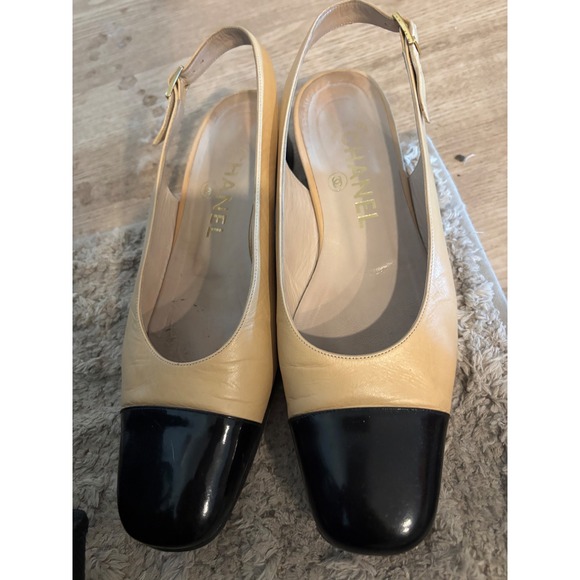 CHANEL Shoes - Chanel Two Tone Beige Black Leather Cap Toe Slingback Block Heel Pumps 37.5